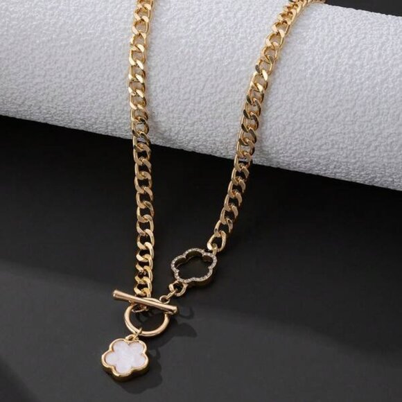 14K Gold Filled Clover Pendant Toggle Necklace - Picture 2 of 4